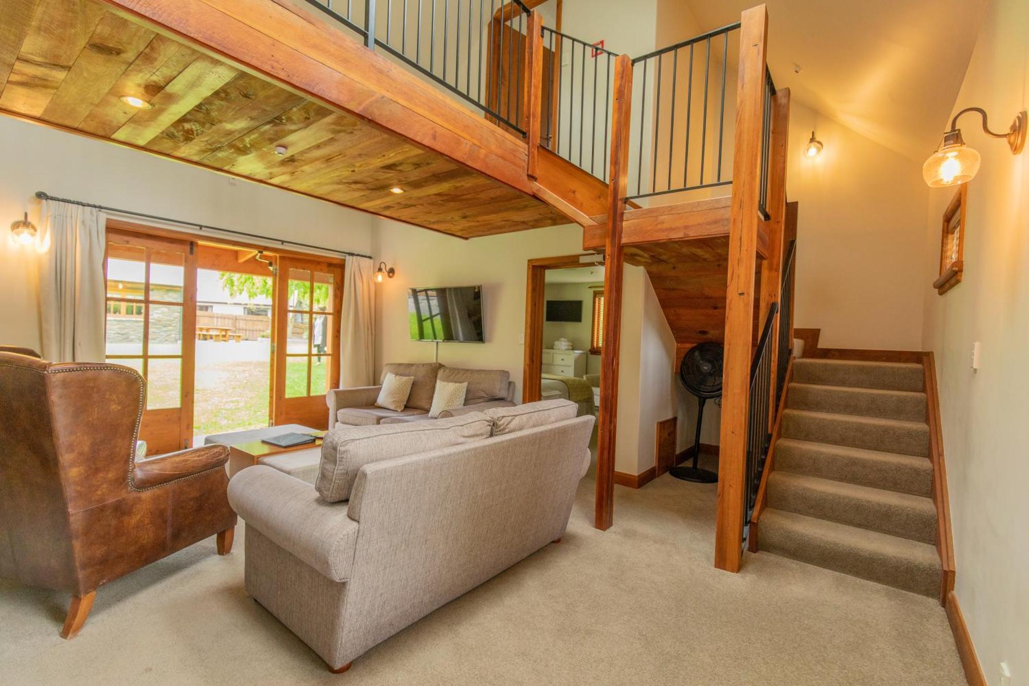 Wanaka Homestead Lodge & Cottages ภายนอก รูปภาพ